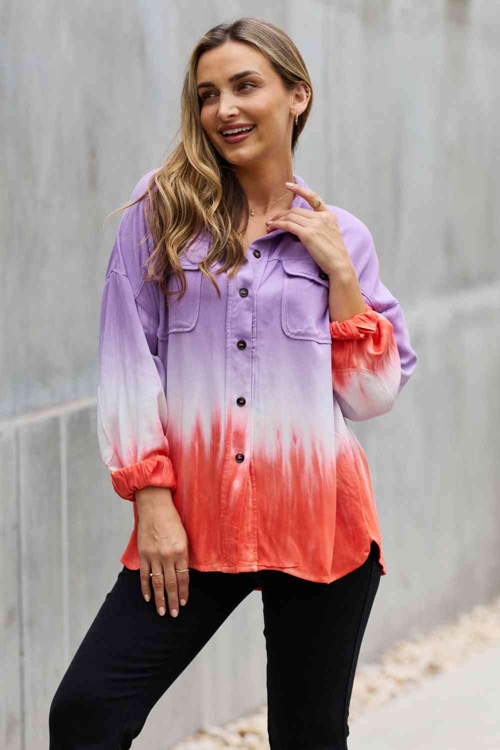 Top con botones y efecto tie-dye de corte relajado de White Birch